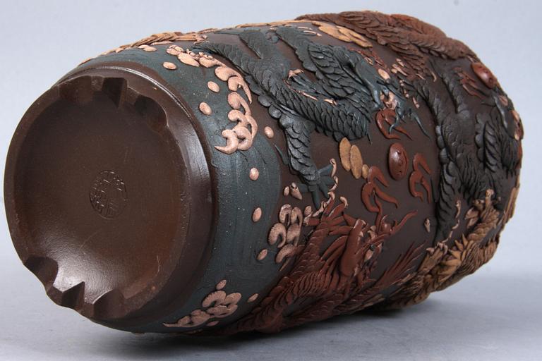 VAS samt FAT, stengods samt porslin, Japan, 1800/1900-tal.