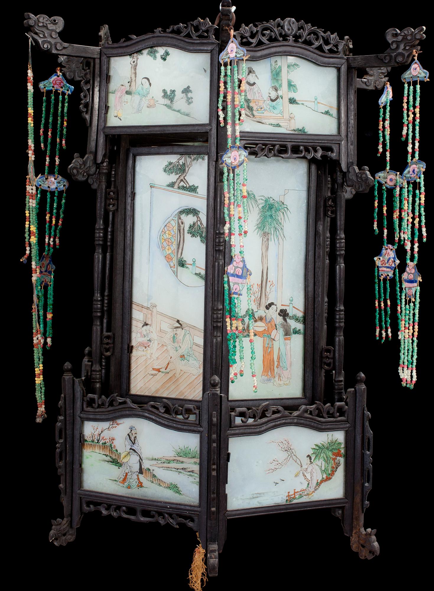 TAKLYKTA, Kina, 1800/1900-tal. Höjd ca 74 cm.