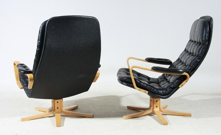 FÅTÖLJER, ett par, Dux. 1900-talets andra hälft.