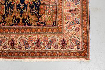 Matto, semi-antique Tabriz, ca 310-314 x 246,5 cm.