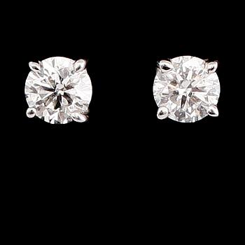 ÖRHÄNGEN, platina, briljantslipade diamanter tot 0.33 ct.