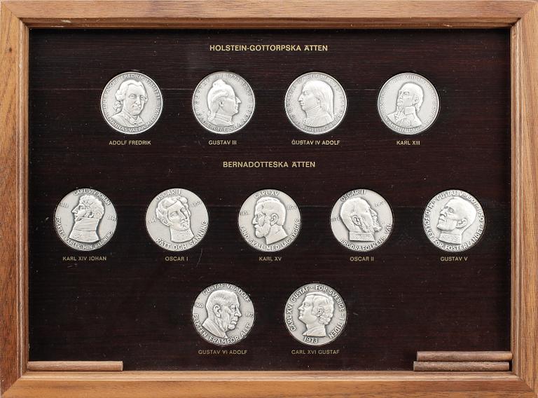 MEDALJSAMLING, 60 st, silver, "Sverige och dess regenter under 1000 år", Sporrong AB 1976-79. Silvervikt ca 2800 gram.