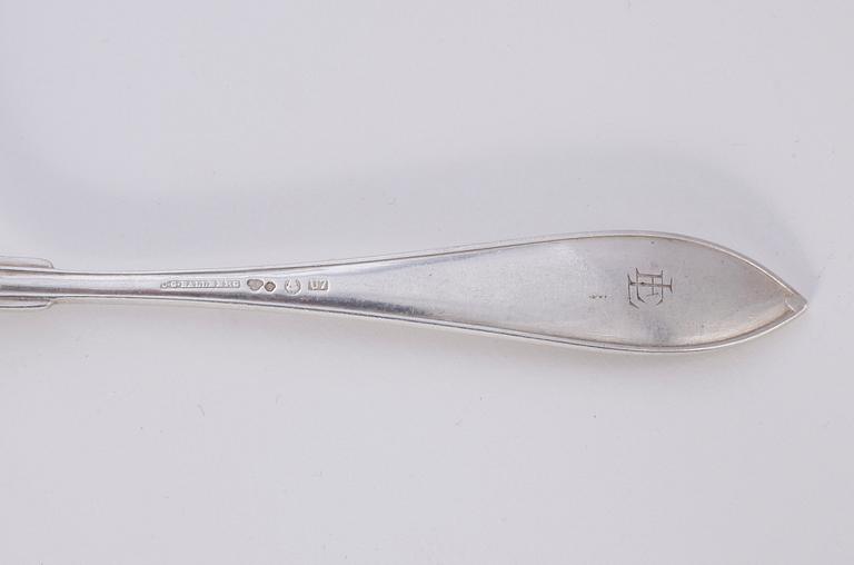 PARTI BESTICKSERVISDELAR, tot vikt 670 gram,