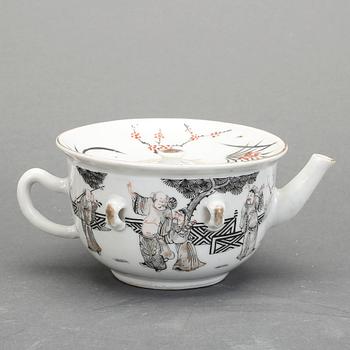 TEKANNA, Kina, porslin, 1800-tal.
