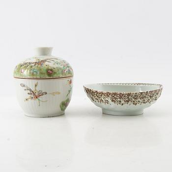 Bowl with lid and bowl plate China 19th century porcelain.