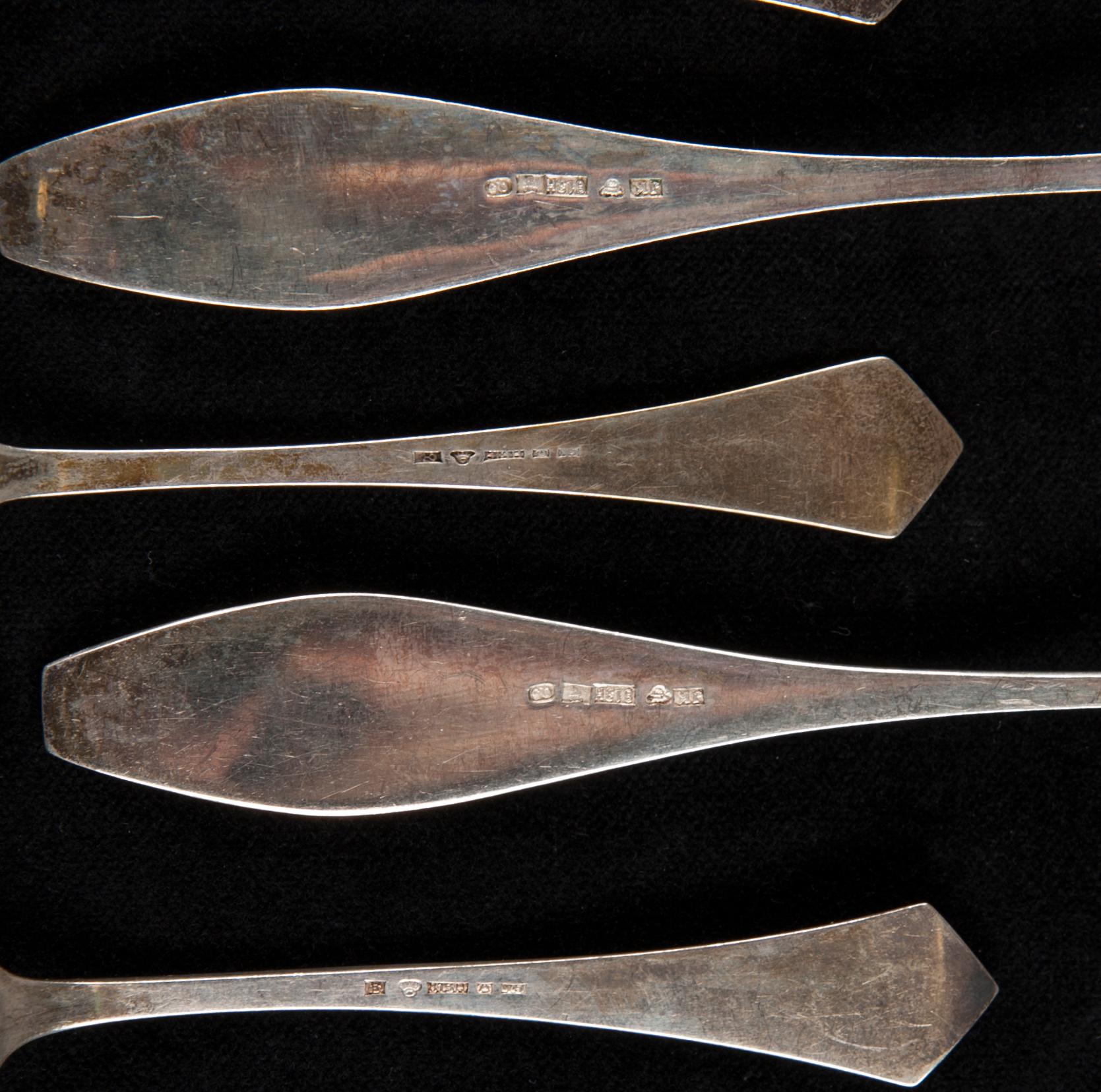 TESKEDAR, 6 st, och DESSERTSKEDAR, 6 st, silver, Finland 1920-tal.