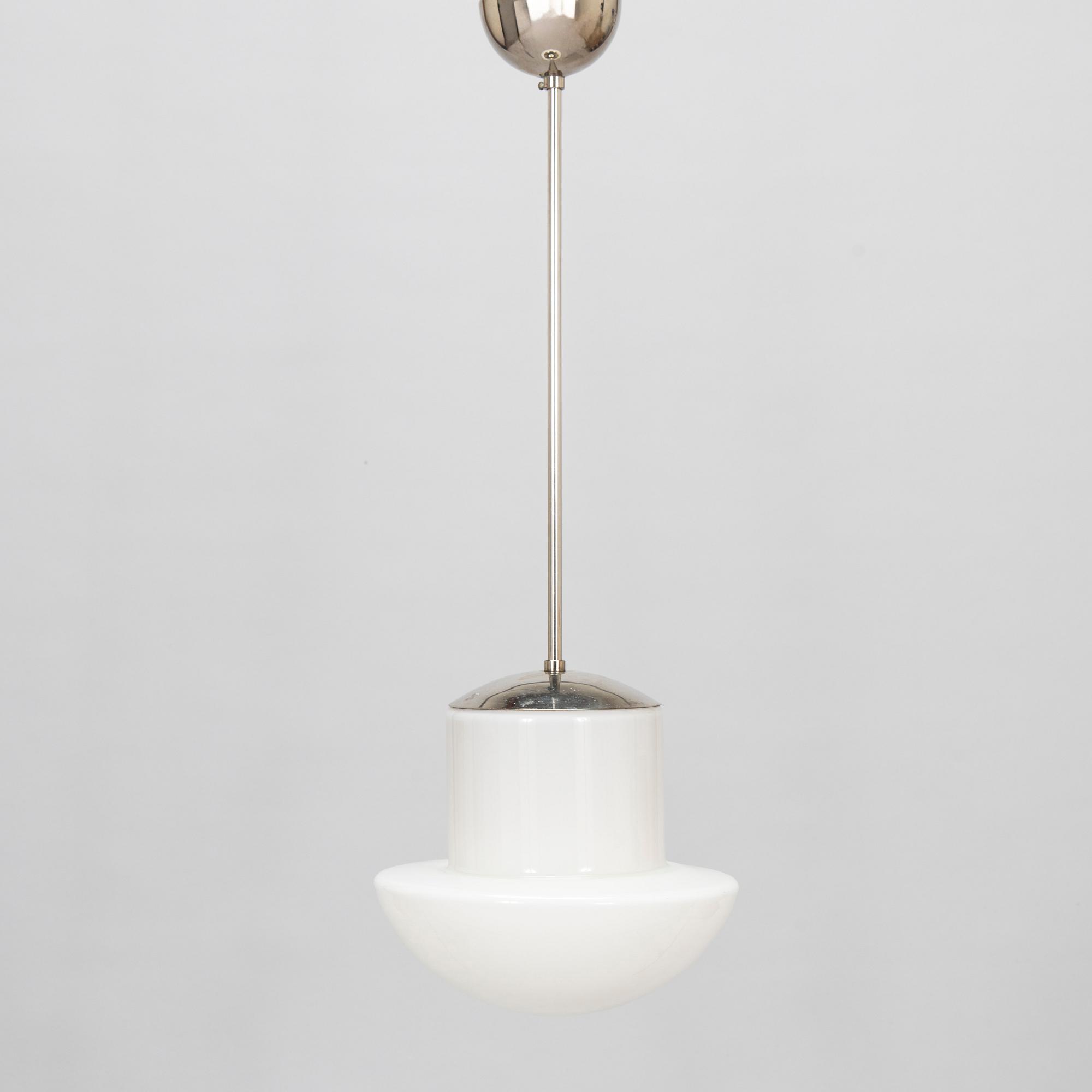 Paavo Tynell, taklampa, modell 1602/1673, Idman 1900-talets mitt.