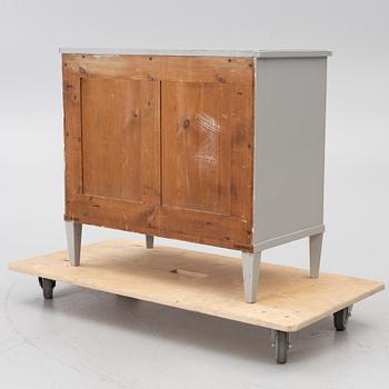 Chest of drawers, Gustavian style, mid-20th century.