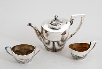 KAFFESERVIS, 3 delar, silver, CG Hallberg, Stockholm 1918. Vikt ca 797 gram.