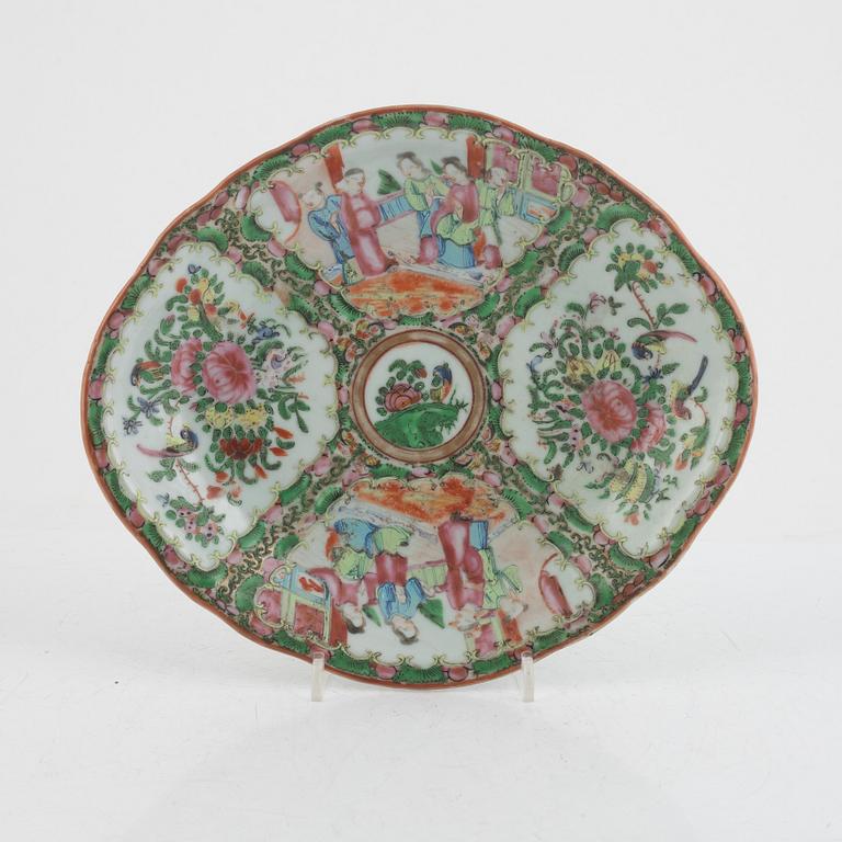 Seven pieces of canton porcelain, China, second half of the 19th century.
