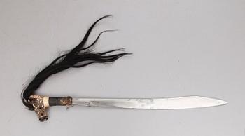 KNIV s k mandau SAMT KOGER, orientaliska 1900-tal.