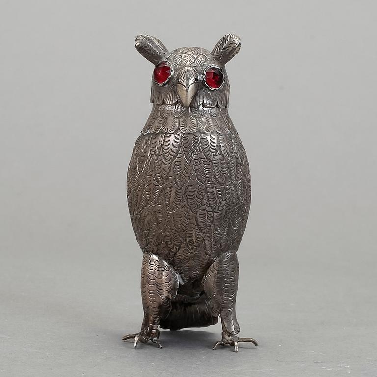 DOSA, silver. Oidentifierade stämplar, troligen 1800-talets slut. Vikt ca 38 gram.