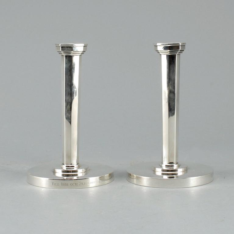 LJUSSTAKAR, ett par, silver, K. Anderson, Stockholm 1941. Tot ca 559 gram.