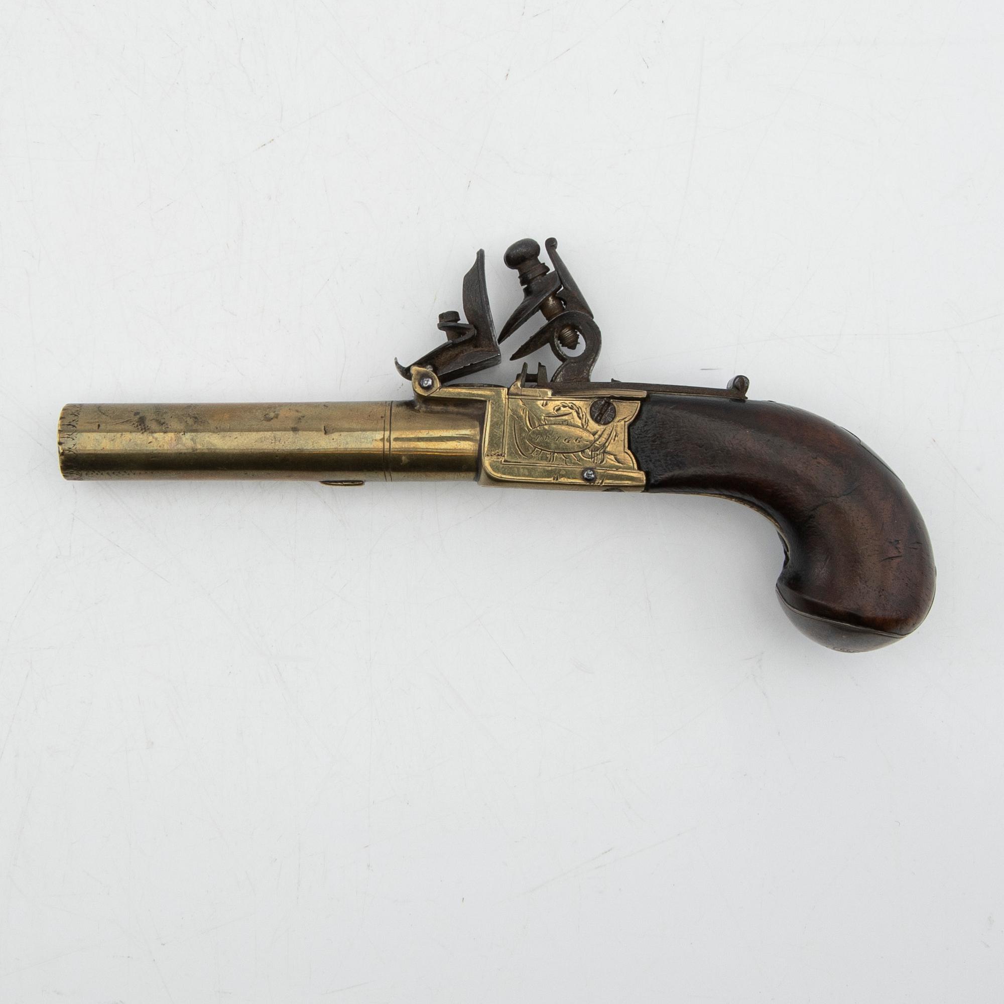 Flintlåspistol John Fox Twigg London, 1700-talets senare del.
