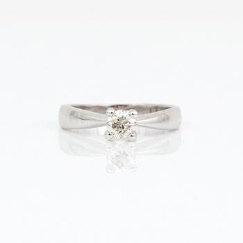 RING, 18K vitguld med briljantslipad diamant 0,35 ct. Vikt 3,58 gram.