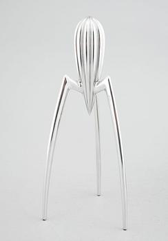 PHILIPPE STARCK och RICHARD SAPPER, citruspress samt vattenkokare, Alessi, Italien, formgivna 1990 respektive 1983.