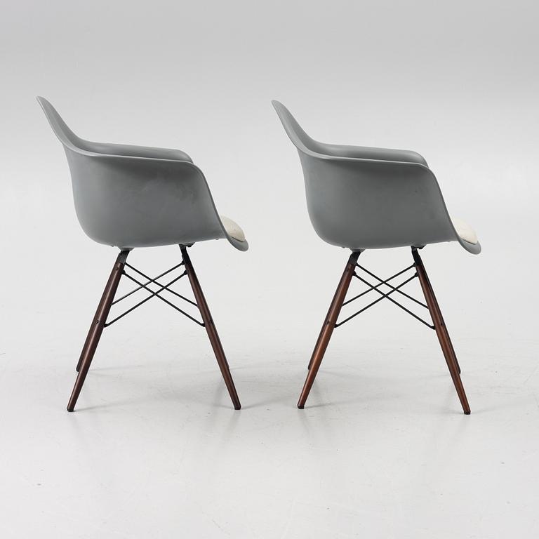 Charles & Ray Eames, Karmstolar ett par "Plastic Armchair DAW", Vitra.