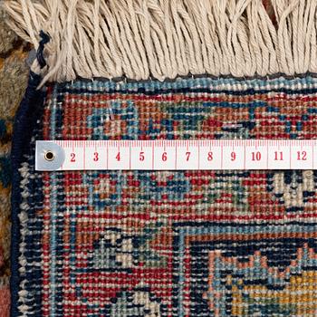 Carpet, oriental, 185 x 135 cm.