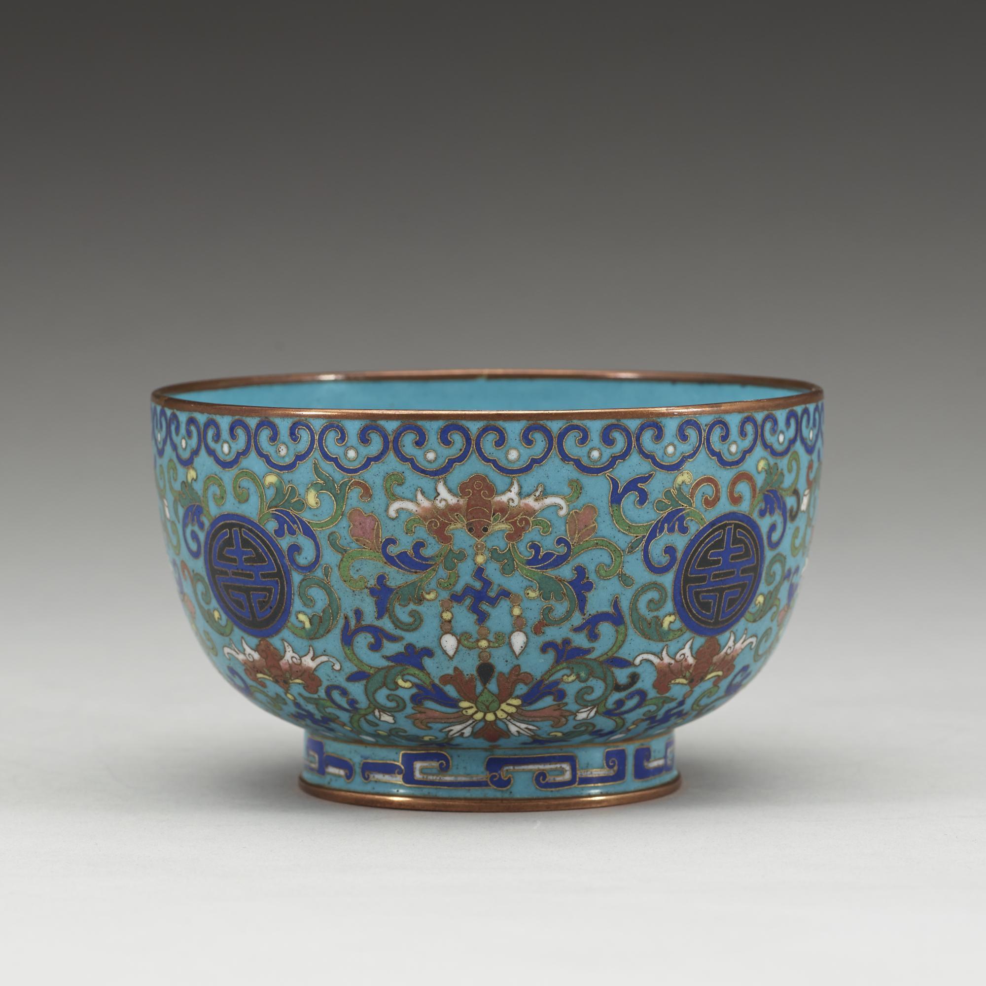 A cloisonné bowl, Qing dynasty.