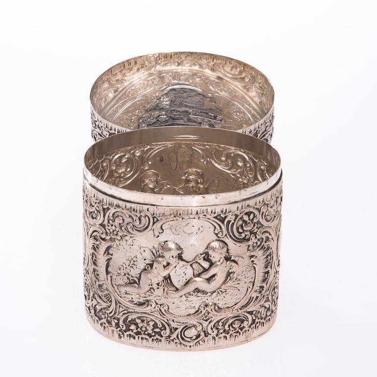 TEEPURKKI, hopeaa, 1900-luku. Paino 297,7 g.