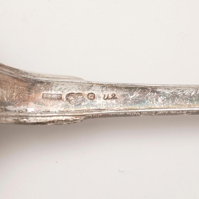 MATSKEDAR, 2 st, samt RAGUSKED. Silver. Bl a Gustaf Hagström Stockholm (1795-1809).  Tot ca 245 g.