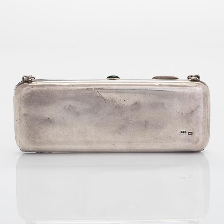 Aftonväska, silver, med färgade stenar, Moskva 1908-1926.