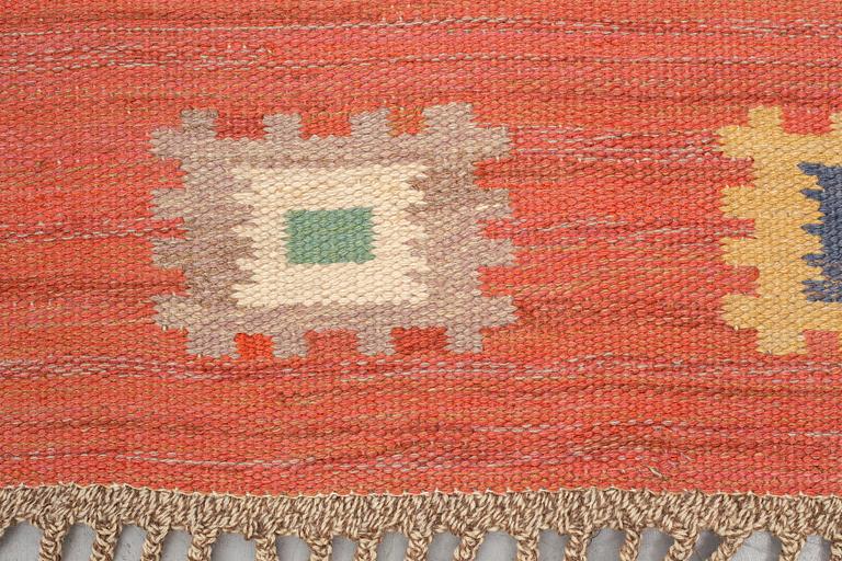 Märta Måås-Fjetterström, a carpet, "Röd grön äng", flat weave, ca 315 x 249-250,5 cm, signed AB MMF.
