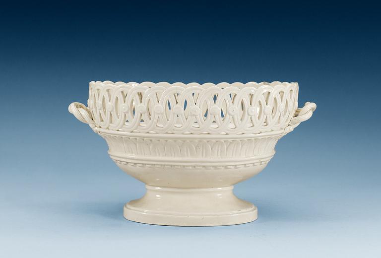 A Swedish creamware basket, Rörstrand circa 1800.