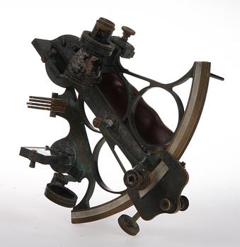 SEXTANT i schatull, 1900-talets första hälft.