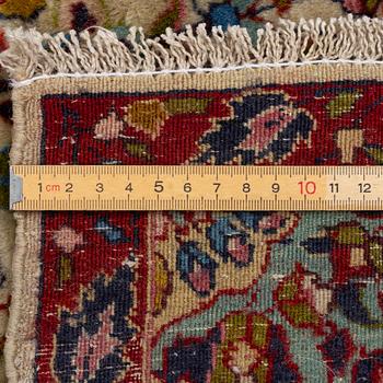 Matta, troligen Pakistan, ca 230 x 112 cm.