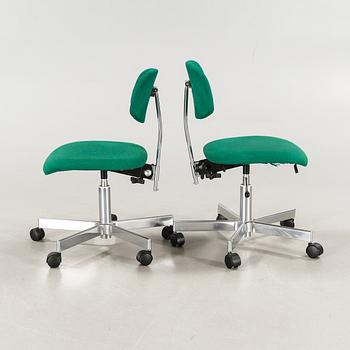 SKRIVBORDSSTOLAR, ett par, "Cento", IKEA, omkring 1980.