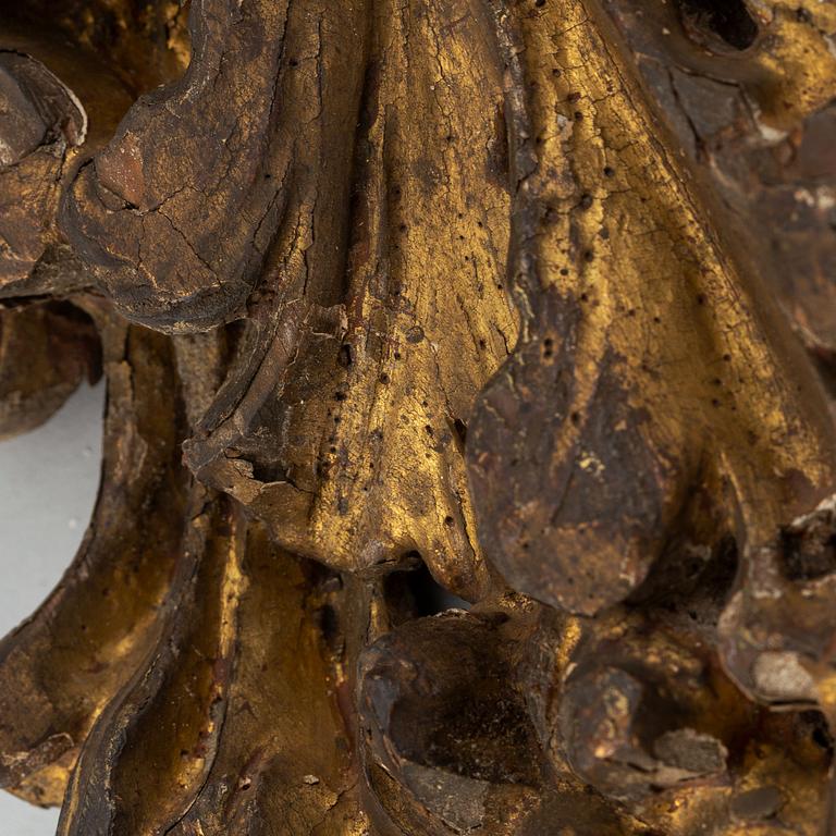 A pair of carved wood wall sconces, 18th/19th century.