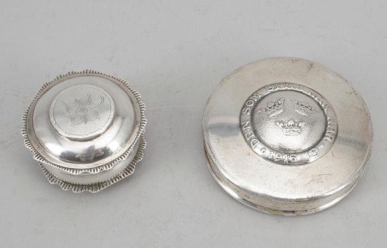 PARTI DOSOR, 6 st, silver, bla Carl Fredrik Jonssén, Uddevalla 1850. Totalt ca 280 gram.