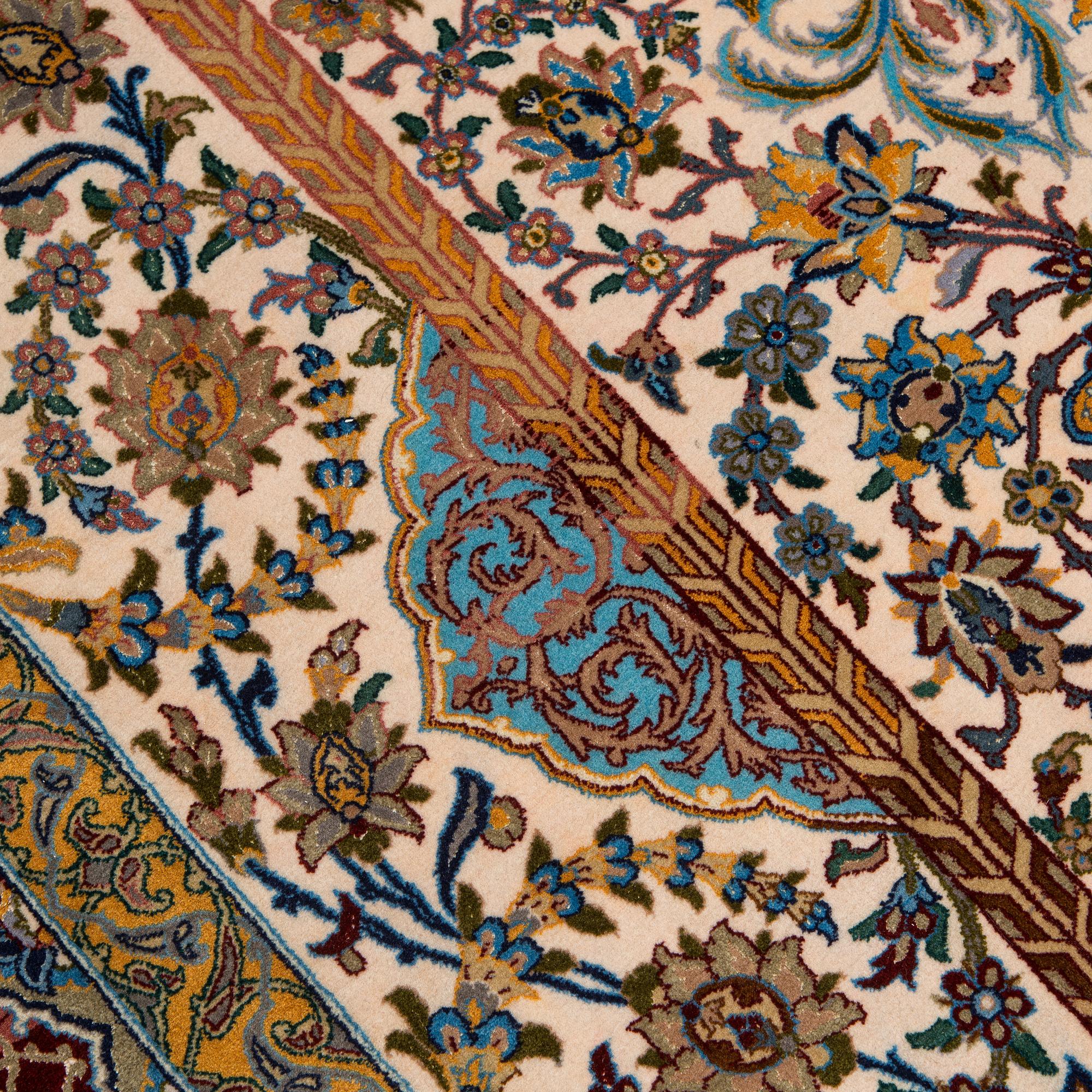 Matto, semiantiikkinen Isfahan, Keski-Persia, n. 240 x 156 cm.