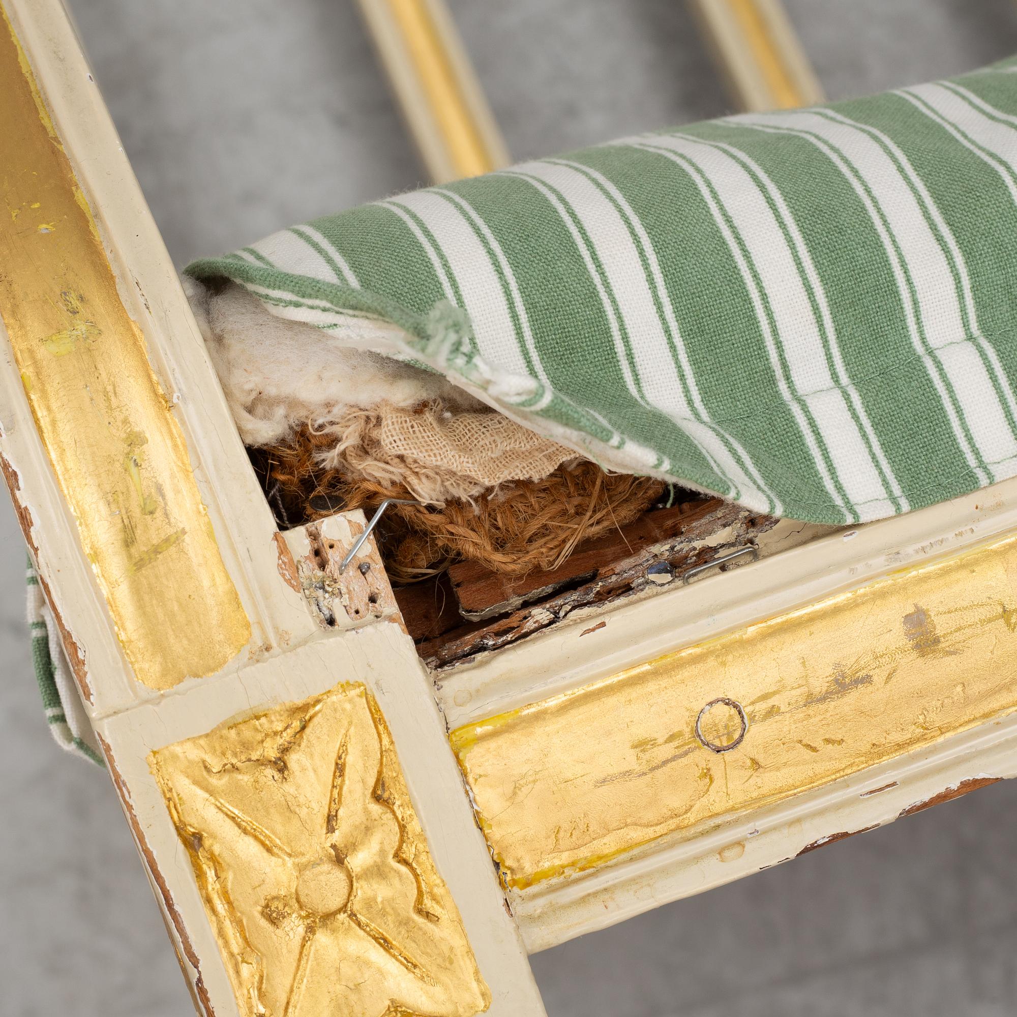 Karmstolar, ett par, gustaviansk stil, 1800-tal.