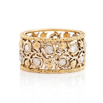 An 18K gold Buccellati ring set with rose-cut diamonds.