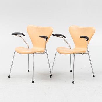 Arne Jacobsen, karmstolar, 8 st, "Sjuan", Fritz Hansen, Danmark, 1995.