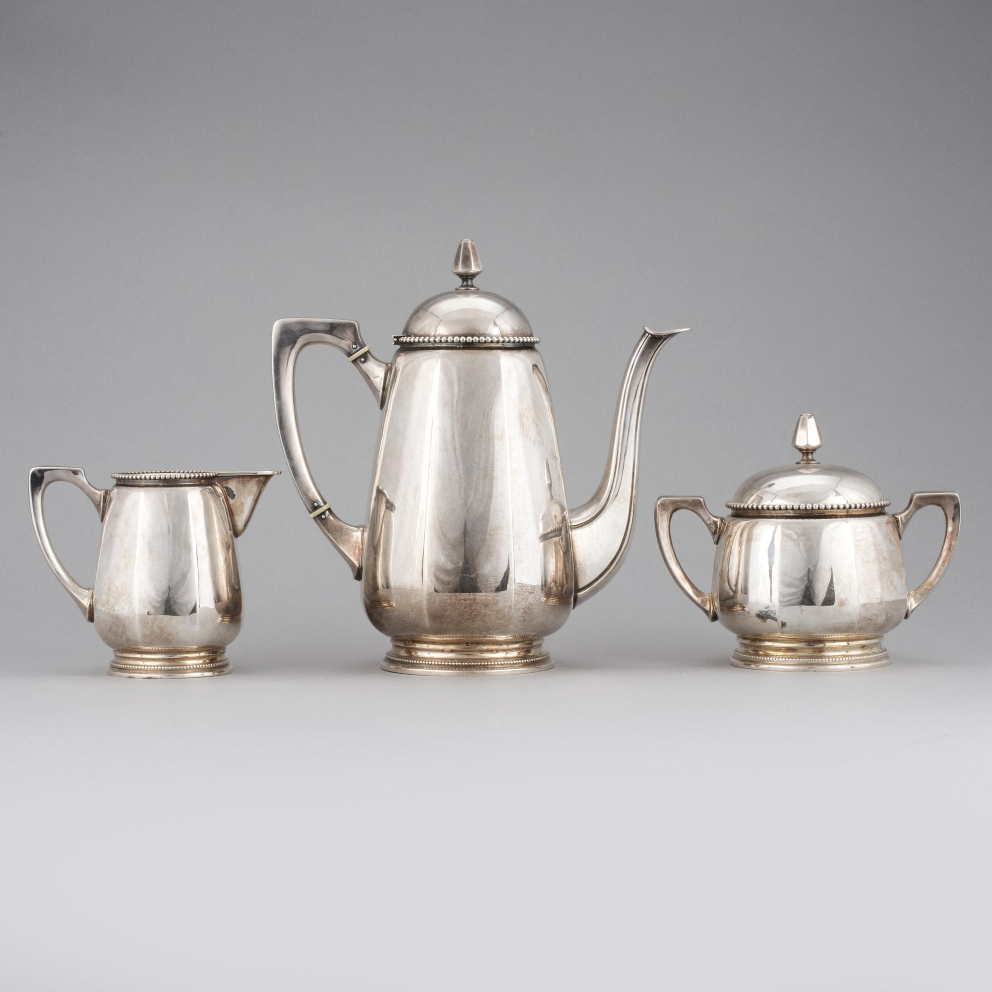 KAFFESERVIS, 3 delar, silver, CG Hallberg, Stockholm, 1927. Vikt ca 948g.