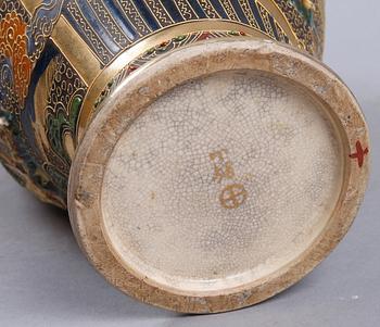 VAS, porslin, Satsuma, Japan, tidigt 1900-tal.