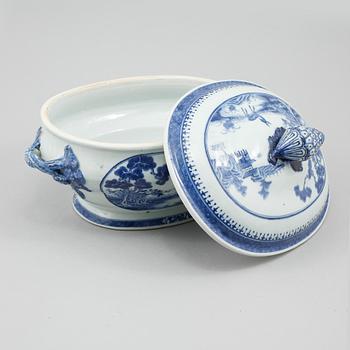 TERRIN, porslin, Kina, 1700-tal.