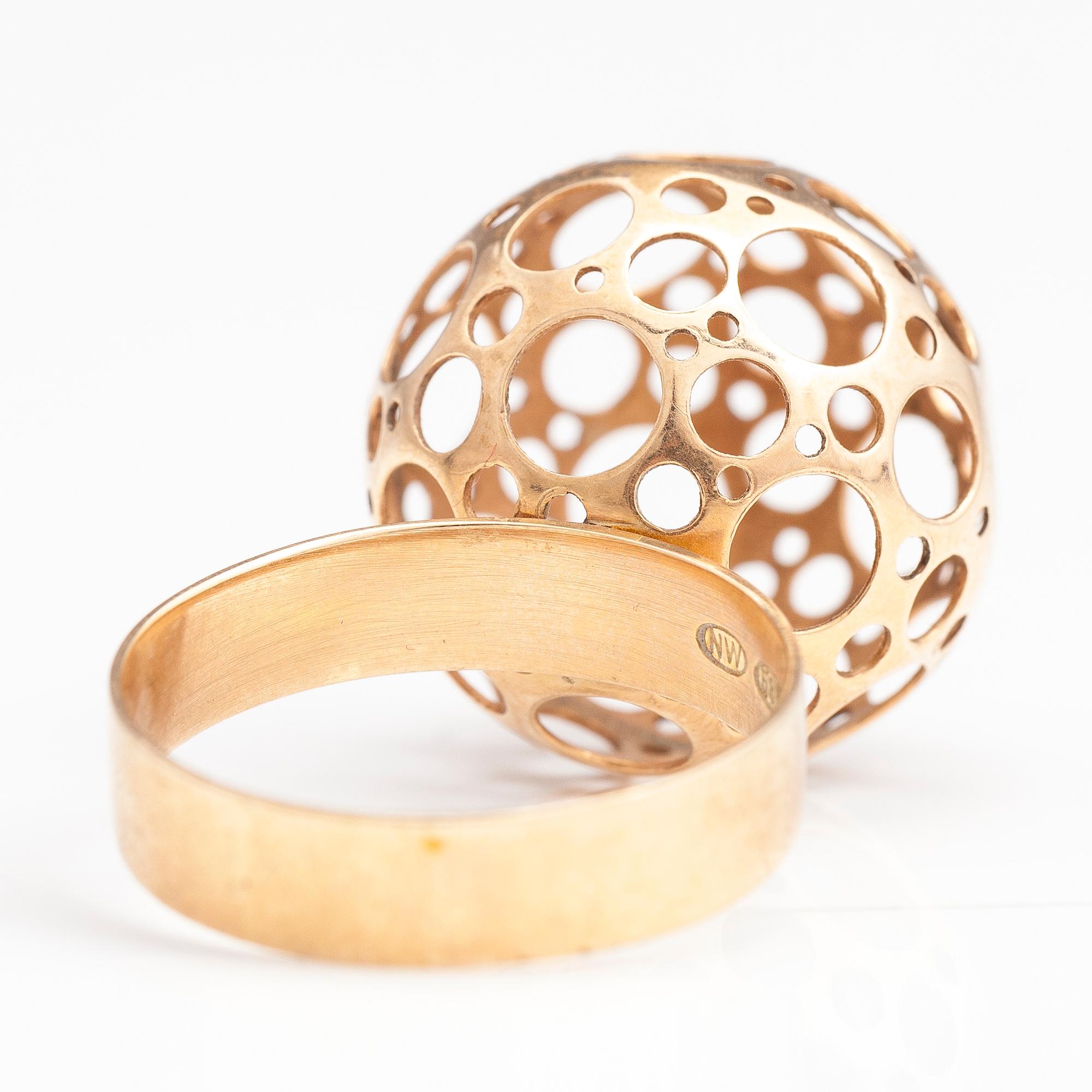 LIISA VITALI, SORMUS "Leppäkerttu", 14K kultaa, Westerback, Helsinki 1970.