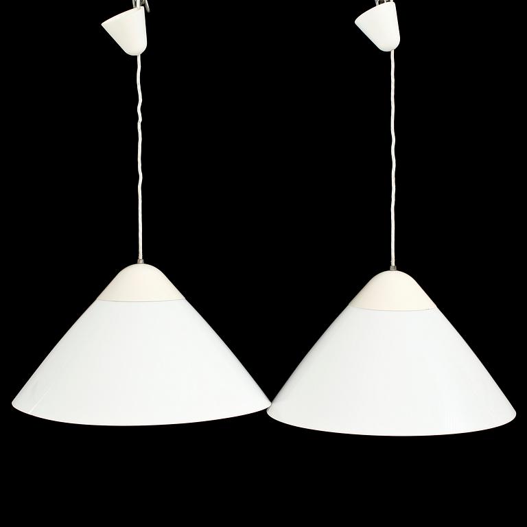 TAKLAMPOR, ett par, "Opala", Hans J Wegner, Louis Poulsen, 1900-tal. H 33.