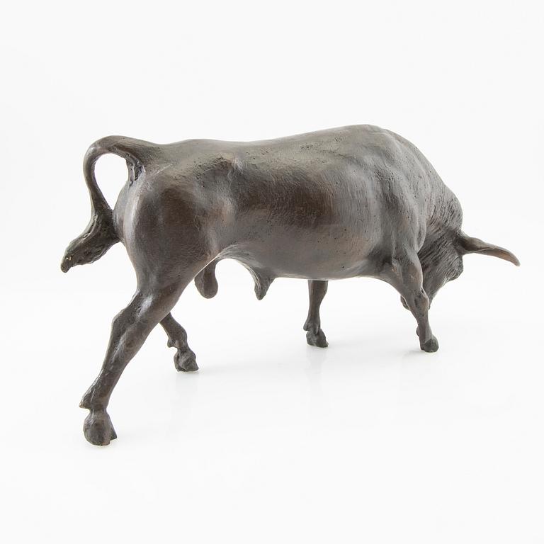 Decorative sculpture Bull.