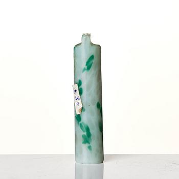 A group of carved nephrite and jade ornaments, China, Qing dynasty and older. (8 pieces).