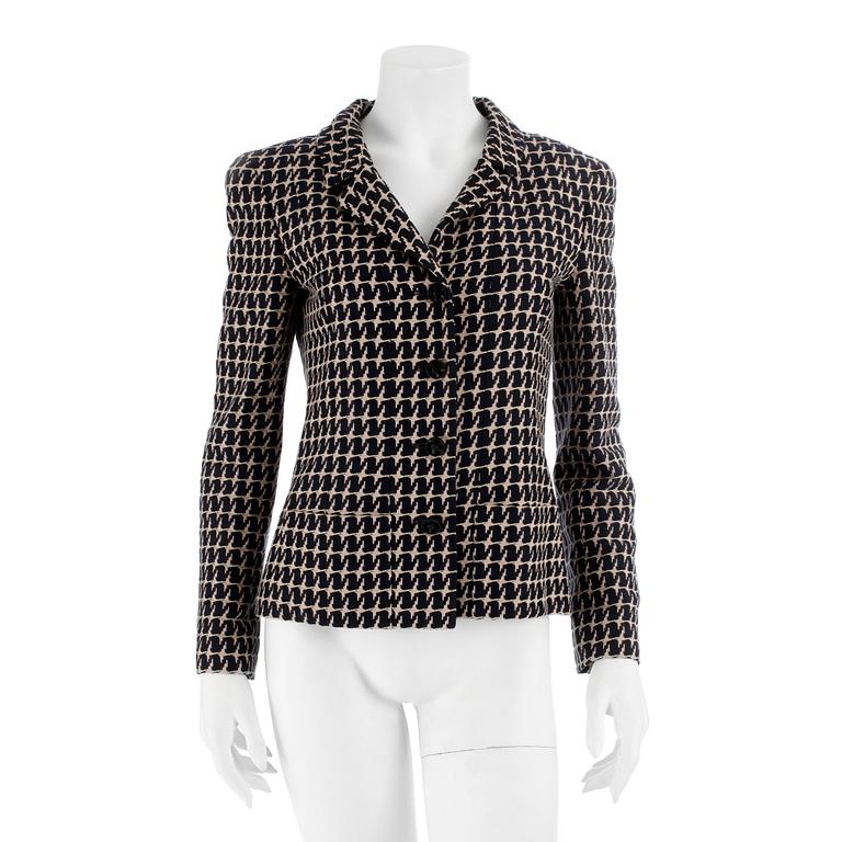 CHANEL, a blue and beige jacket, spring 2011. Size 38.