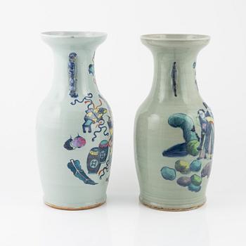 Two Chinese vases, late Qing dynasty/early 20th Century.