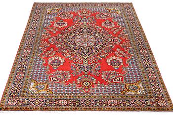 A Golpaygan carpet, c. 320 x 210 cm.