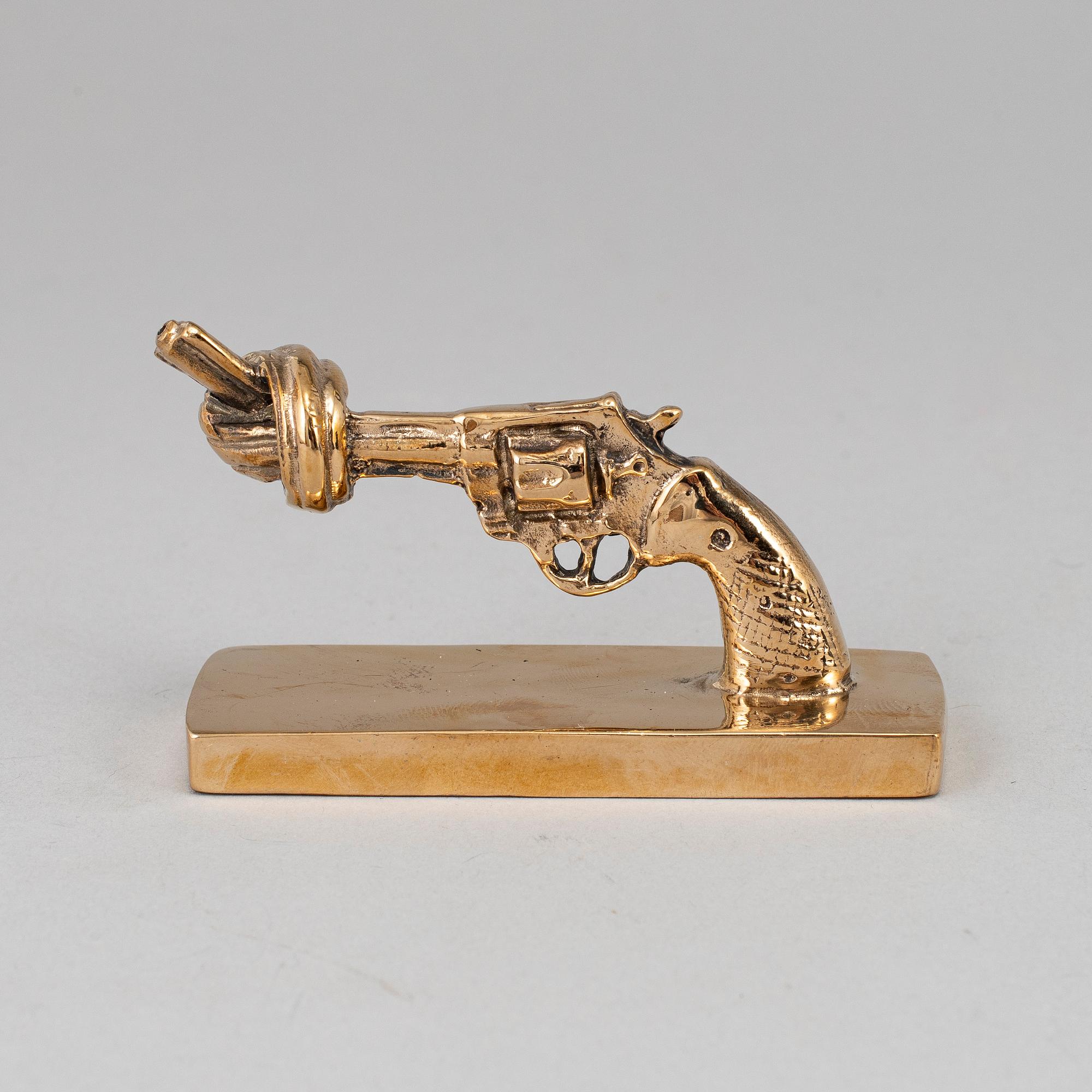 CARL FREDRIK REUTERSWÄRD, "The Knotted Gun", signed and numbered 120.