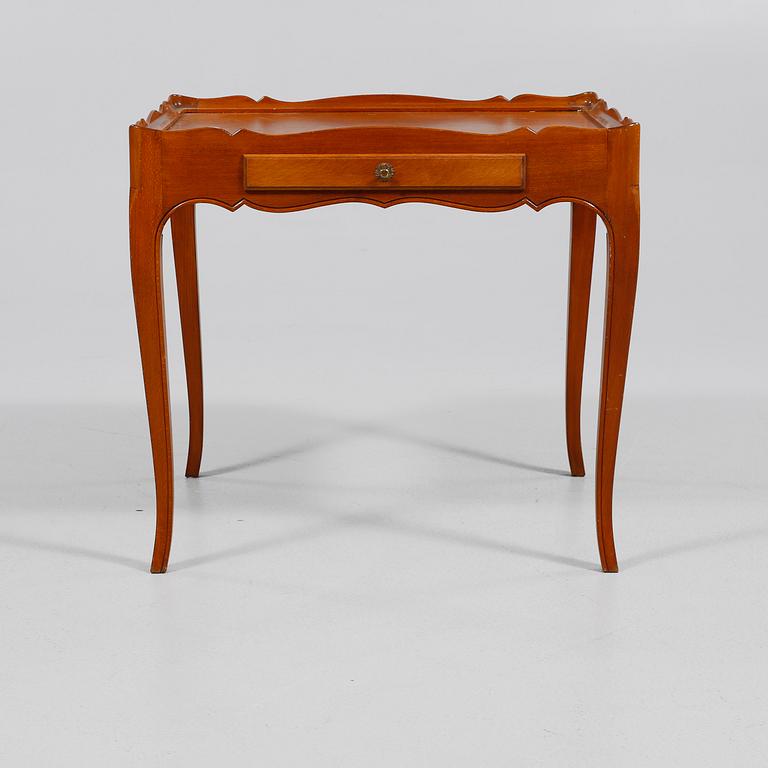 SIDOBORD, mahogny, 1900-talets andra hälft.