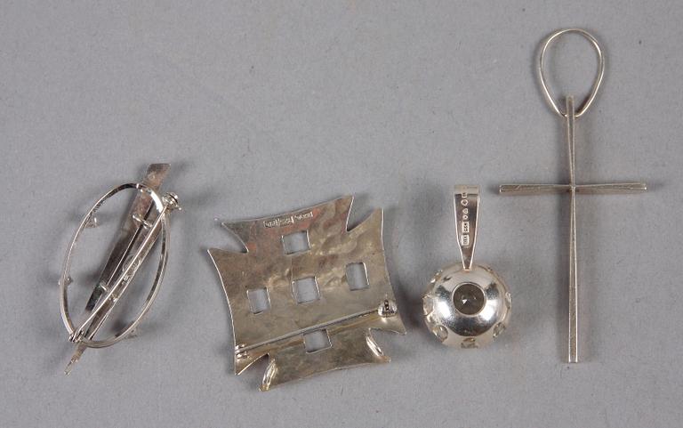 SMYCKEN, 4 st, silver och bergkristall. 1960-93.